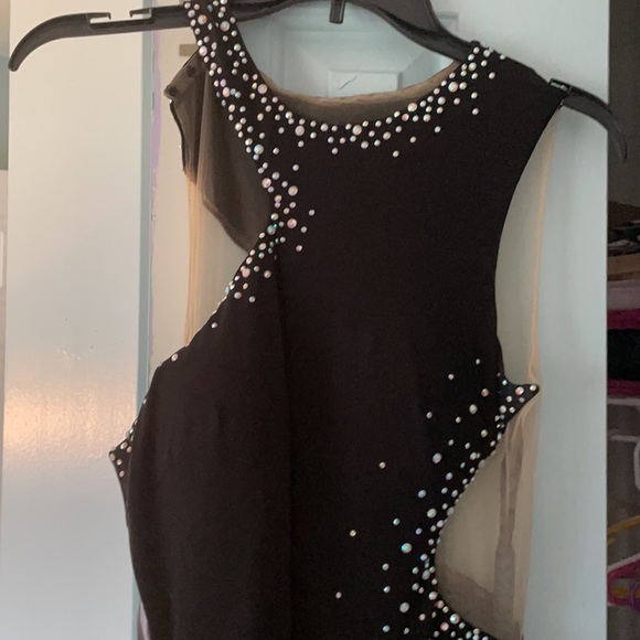 Prom dress - Picture 2 of 4